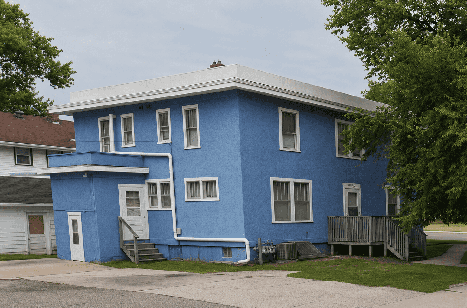 12th Ave Blue House ND